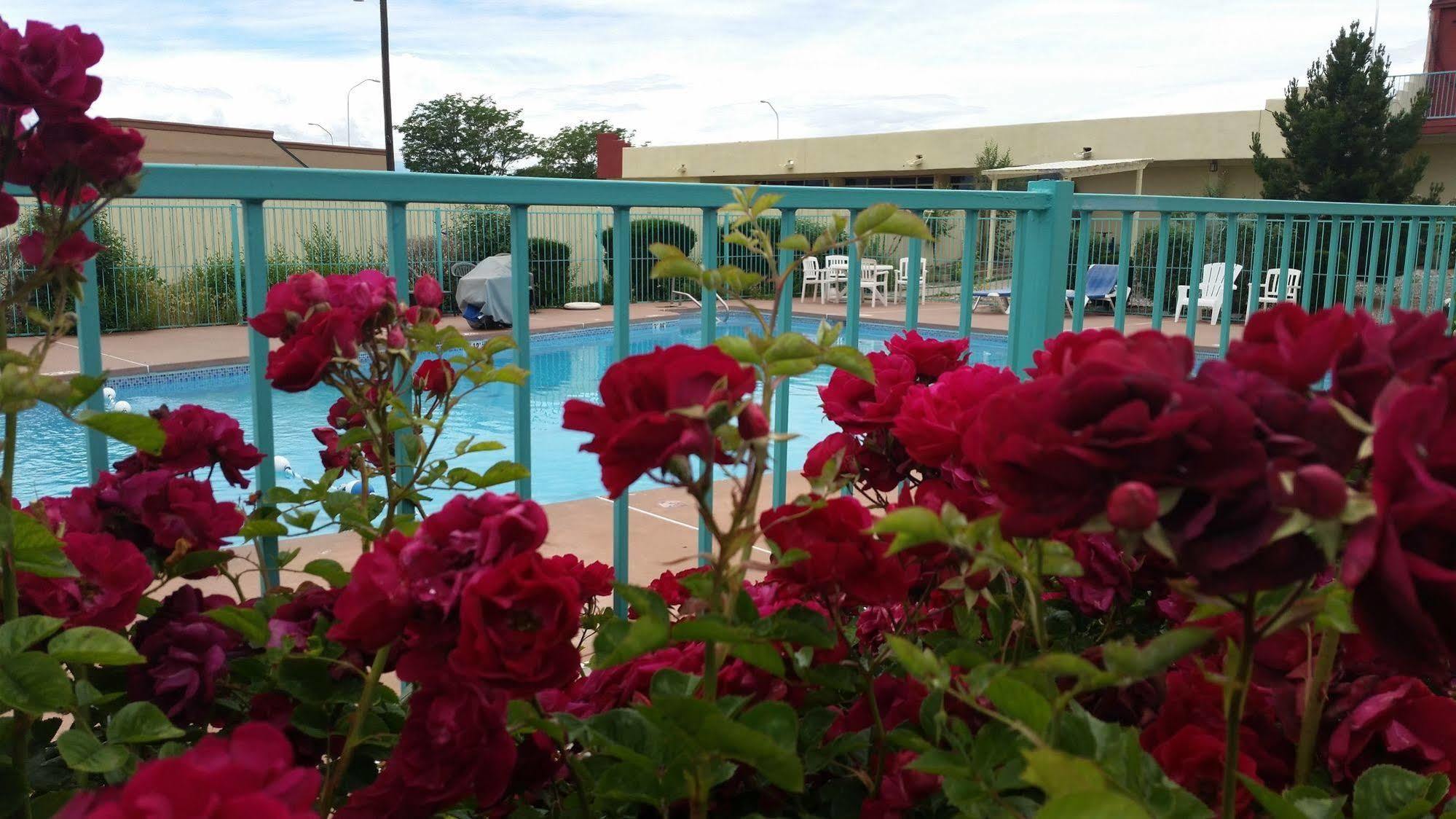 Days Inn By Wyndham Santa Fe New Mexico Экстерьер фото